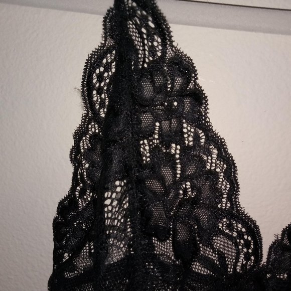 Floral Black Crochet Lace Adjustable Bralette - Picture 7 of 10